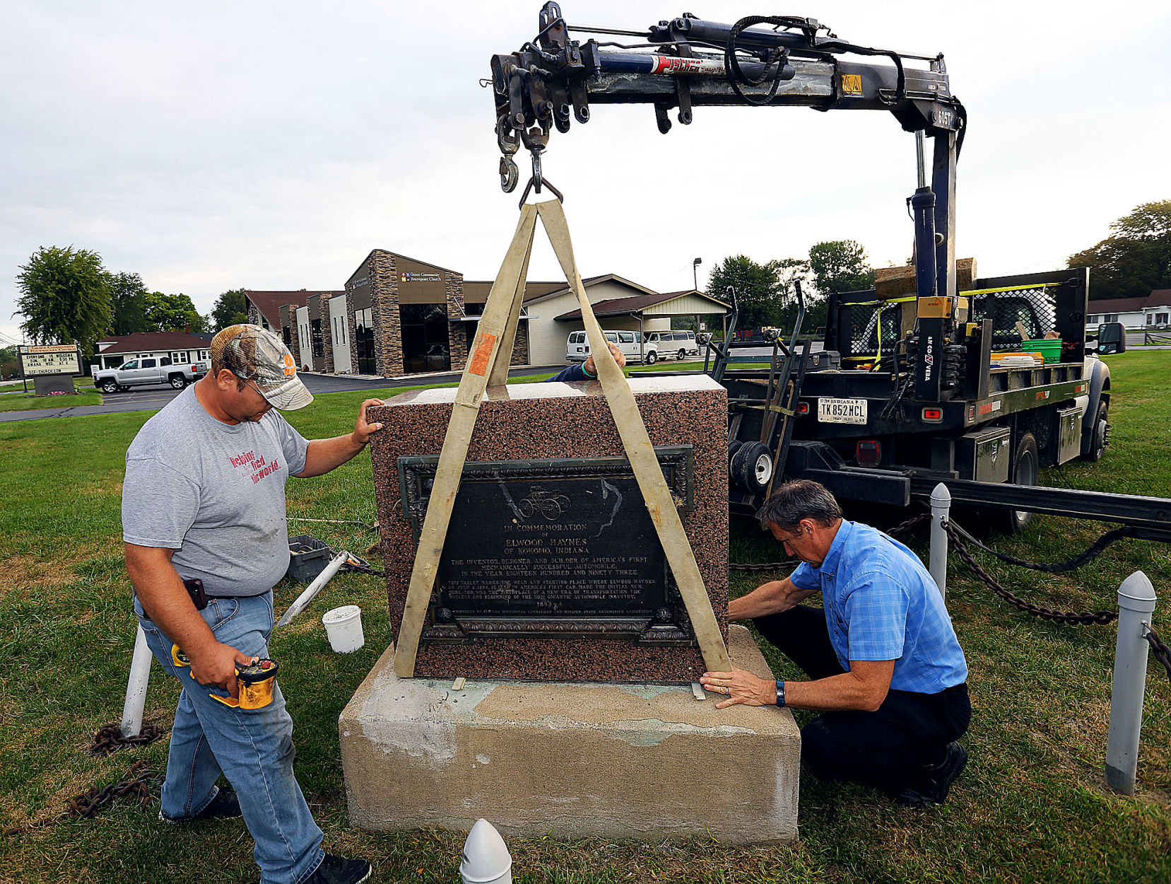 Elwood Haynes Marker restored.jpg